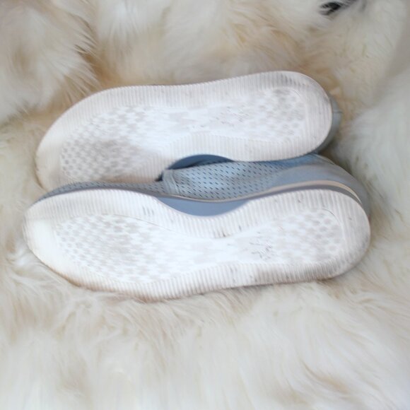 MaxMara Italian Suede Sneakers Blue lace up in perforated leather size 39/ 8.5 - Picture 4 of 8